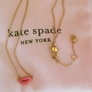 Pink lips goldtone necklace. Worn twice